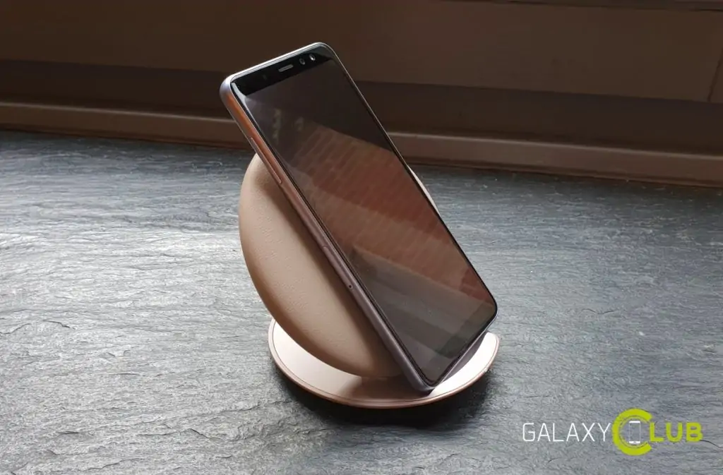 Vervolg mode De layout Samsung draadloze oplader voor nieuwe Galaxy A-serie bij FCC gespot